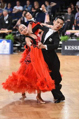 Alman Açık Şampiyonası 'nda Grand Slam Standart sırasında dans eden kimliği belirsiz bir çift.