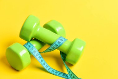 kavram dumbbells ile eğitim ve teyp ölçme