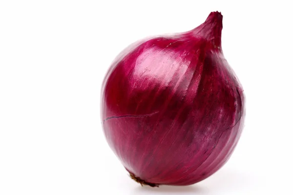 Zwiebel in lila Farbe mit Schwanz isoliert auf weiß — Stockfoto