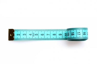Geometrik olarak beyaz zemin üzerine koymak camgöbeği ölçme bant roll