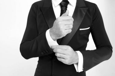 Smokin emin çekici bir genç adam