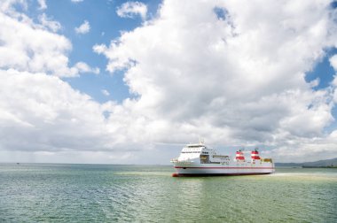 büyük kargo gemisi