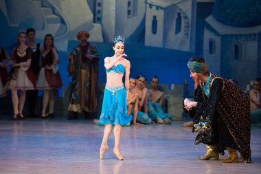 Bale dansçısı Katerina Kukhar sırasında Corsar bale