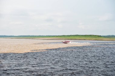 Rio del Negro ile Brezilya 'da Amazon Nehri' nde su toplantısı
