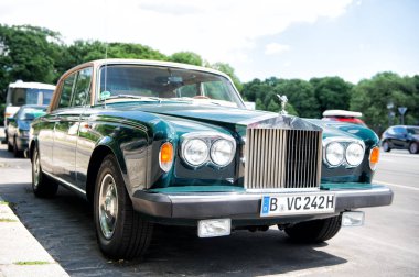 Özel lüks yeşil araba Rolls Royce Silver shadow II