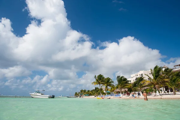 yaz plaj şemsiye kenarı ile