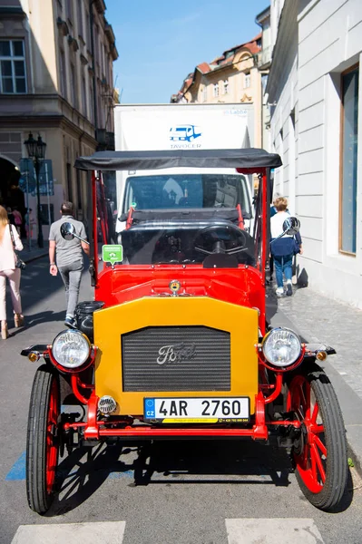 Vintage Ford car parked on the Prague street — Stock Photo, Image