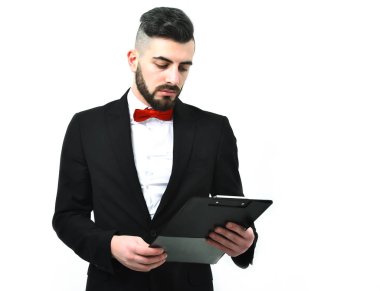 Yöneticisi veya takım elbise ve kırmızı kravat sakallı işadamı