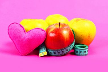 Elma meyve teyp ölçme ile kırmızı ve sarı renk