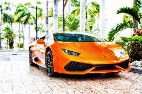 Szuperautó Lamborghini Aventador narancs — Stock Fotó