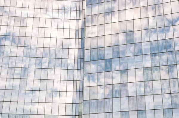 Panorâmica e perspectiva de ângulo largo vista para o fundo azul de aço de vidro — Fotografia de Stock