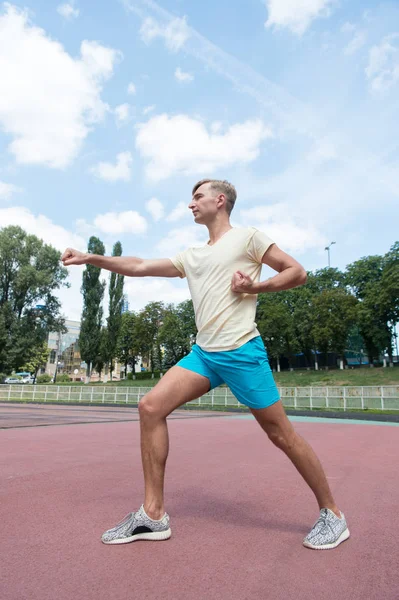 egzersiz güneşli Delme adamın açık