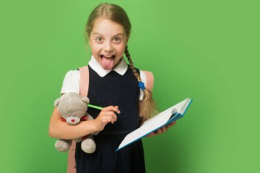 Eğitim ve okul kavramı için geri. Öğrenci kitap tutar