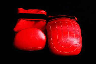 Kırmızı deri eldiven boks yalan için birbirlerine yakın:
