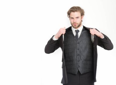 Ciddi sakallı bir menajer..