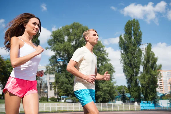 Koç ve egzersiz, eğitmen.