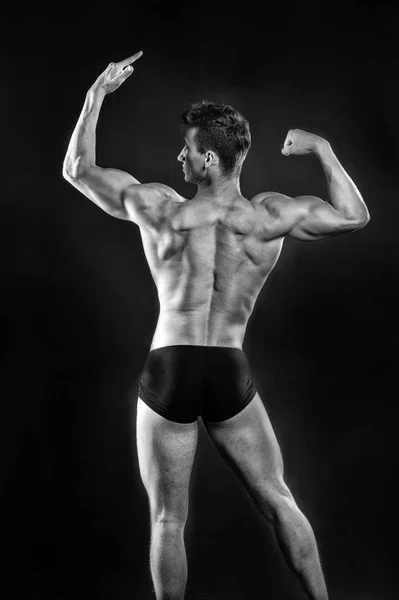 Homem com corpo muscular . — Fotografia de Stock