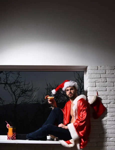 Jóképű szakállas szexi karácsony férfi — Stock Fotó