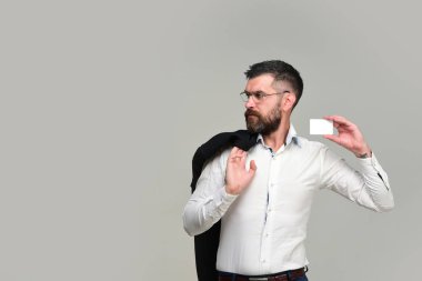 Adam boş kartvizit, kopya alanı ile. Sakallı