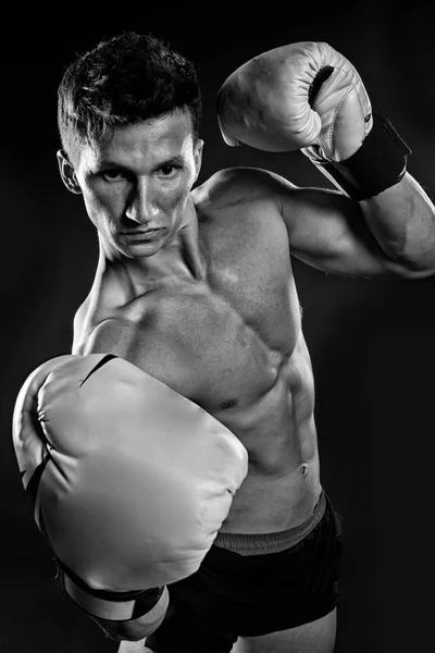 Gladiador o atlante en guantes de boxeo . —  Fotos de Stock