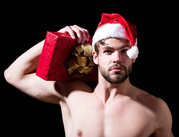 Noel Baba kaslı adam hediye kutusuyla — Stok fotoğraf