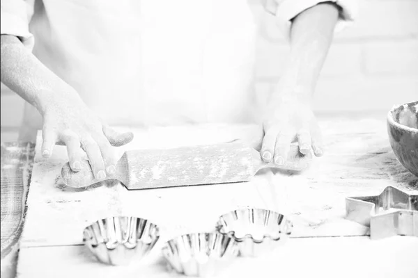 Mãos masculinas de cozinheiro chef — Fotografia de Stock