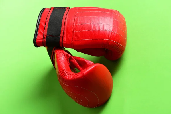 Knock out y boxeadores fuertes punch concepto. Equipamiento deportivo —  Fotos de Stock