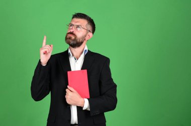 Bilgi ve planlama kavramı. Gözlük ve tutun öğretmen giyer