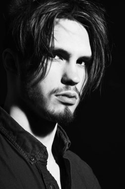 makaslı sakallı maço