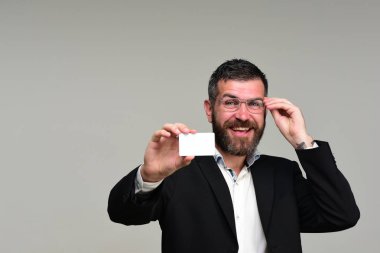 Başarı ve iş giriş kavramı. Klasik takım elbiseli adam