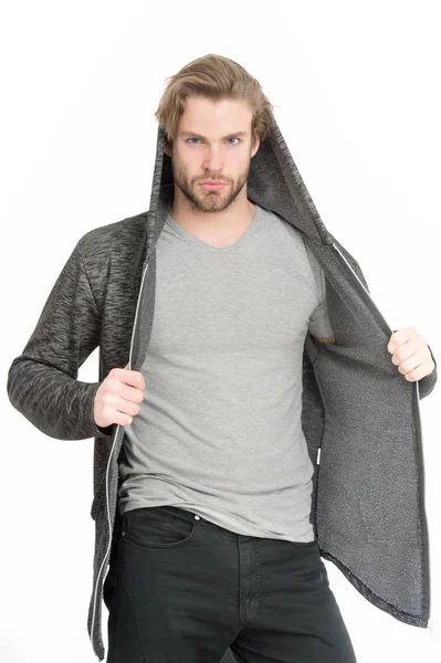 Sakal ve şık saç adam.