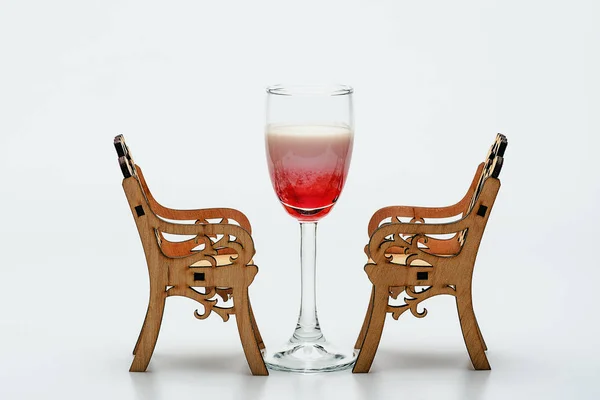 Cóctel de alcohol singapore honda con sillas — Foto de Stock