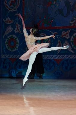 Bale sırasında Corsar balet