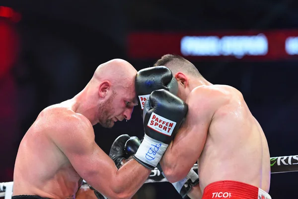 Un boxeur non identifié dans le ring pendant la lutte pour le classement des points — Photo