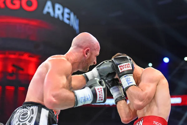 Kimliği belirsiz bir boksörler sıralaması için kavga sırasında halka — Stok fotoğraf
