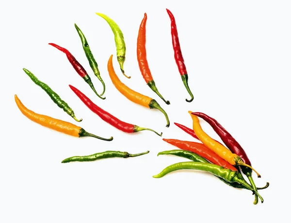 Kleurrijke verse groente, capsicum, kille sambal geïsoleerd op wh — Stockfoto