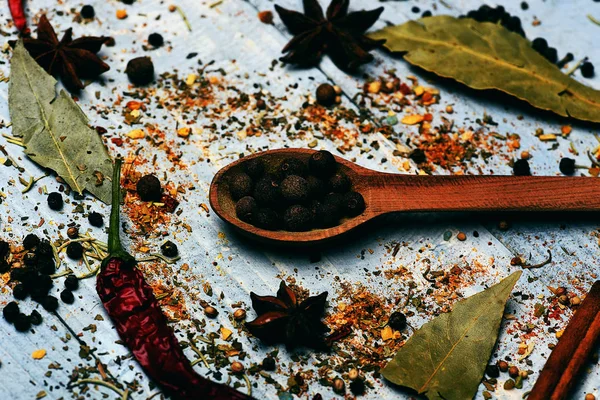 Serie di varie spezie aromatiche — Foto Stock