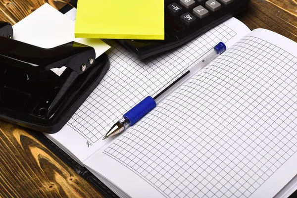 İleti üst örneği ile not defterini açın, yakın çekim