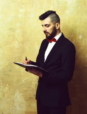 Sakallı işadamı planları