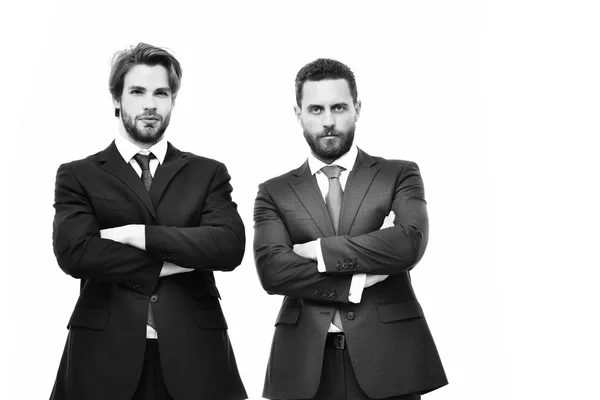 Hombres, hombres de negocios con barba en cara seria en traje — Foto de Stock