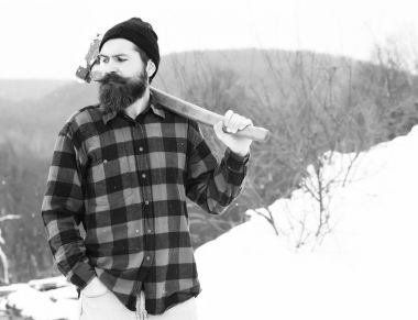 Yakışıklı ya da oduncu.