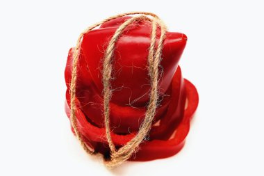 taze sebze, tatlı biber, kırmızı kesik kırmızı biber beyaz izole