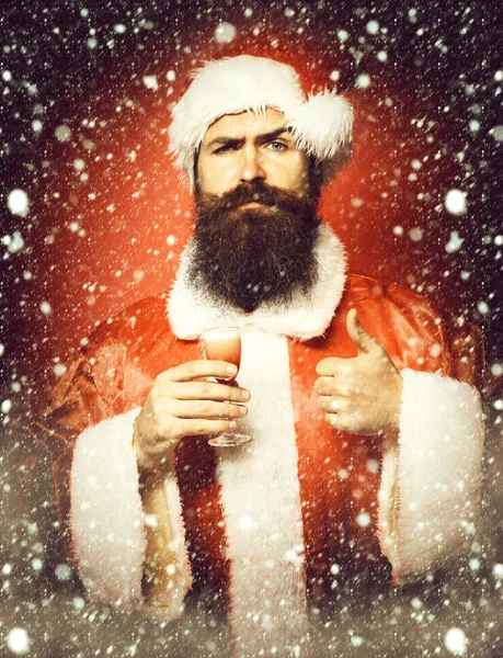 Όμορφος γενειοφόρος Άγιος Βασίλης άντρας — Φωτογραφία Αρχείου