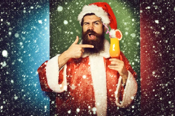 Divertente barbuto Babbo Natale uomo — Foto Stock