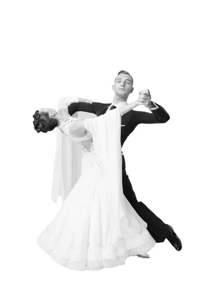 Ballrom-Tanzpaar in Tanzpose isoliert auf weißem Junggesellengrund — Stockfoto