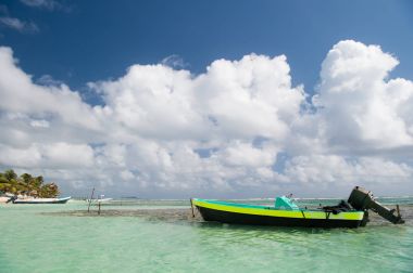 Costa Maya, Meksika için deniz kıyısında Motorlu tekne