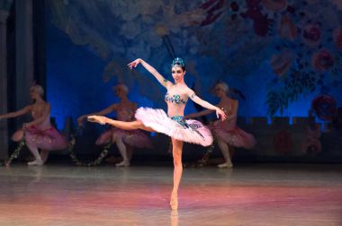 Bale dansçısı Katerina Kukhar sırasında Corsar bale