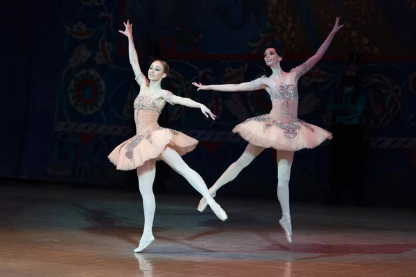 Балет Танцююча балерина танці під час балет Corsar — стокове фото