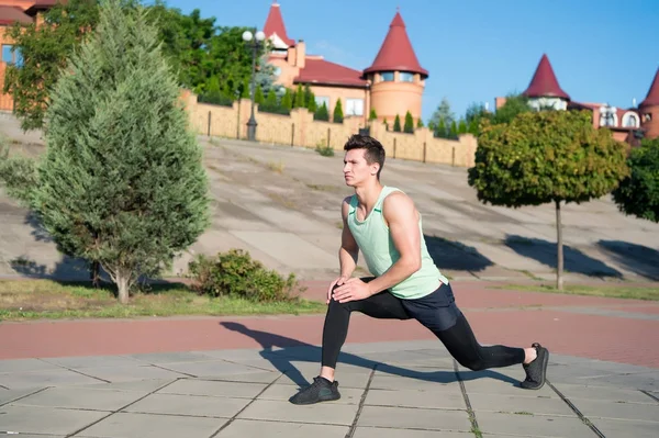 Sportowca szkolenie słoneczny letni dzień na zewnątrz — Zdjęcie stockowe