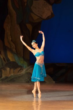 Bale dansçısı Katerina Kukhar sırasında Corsar bale